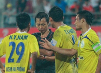 Giá cầu thủ Việt Nam tăng phi mã