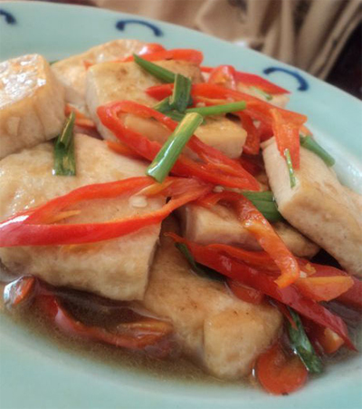 Món ăn: Cay cay đậu phụ rán vàng xào ớt