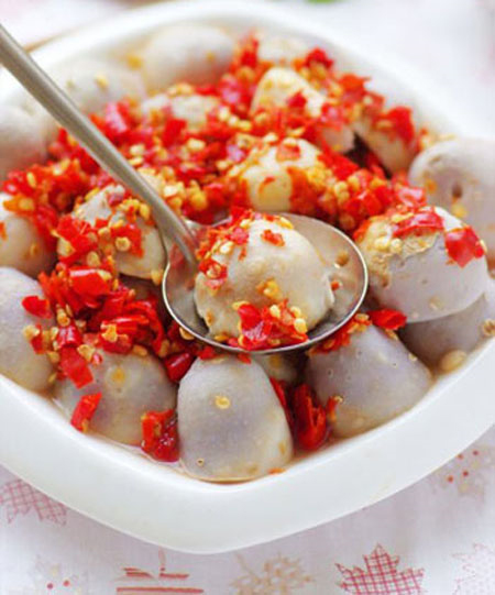 Món ăn: Khoai sọ dầm mắm ớt, hành phi