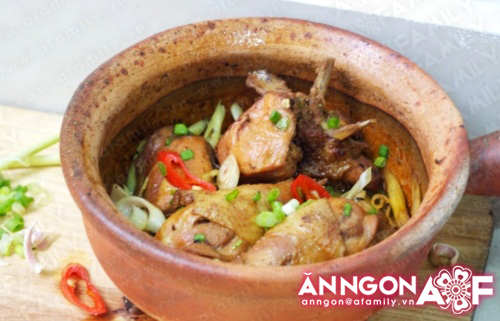 Món ăn: Ngon lạ với gà kho tộ