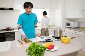 Đổi vai làm… vợ