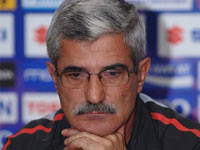 Cựu Huấn luyện viên đội tuyển Việt Nam Henrique Calisto bất ngờ bị sa thải