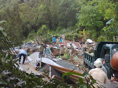 17 hộ bị cưỡng chế vì xây dựng công trình trái phép trên đất lâm nghiệp