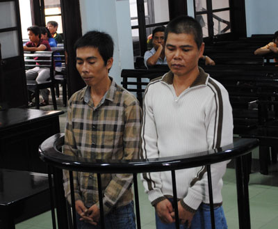 Rủ nhau vào tù vì mua bán ma túy