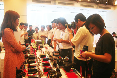 Hơn 70 đại biểu dự hội thảo chuyên đề về máy ảnh EOS của Canon