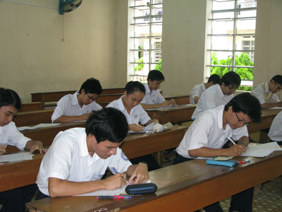 284 thí sinh dự thi học sinh giỏi THPT (vòng 1) năm học 2011 - 2012