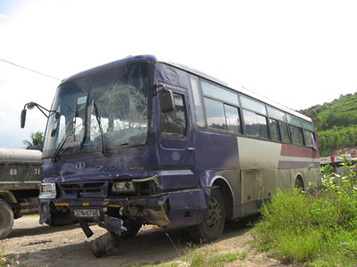 Tài xế chạy ẩu, hành khách lãnh đủ