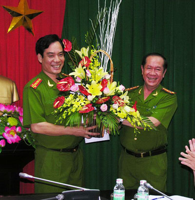 Bắt khẩn cấp “Bình con”