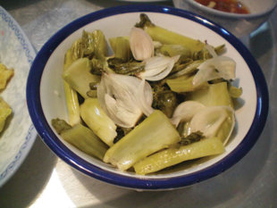 Mách bạn: Dưa muối có khả năng gây ung thư?