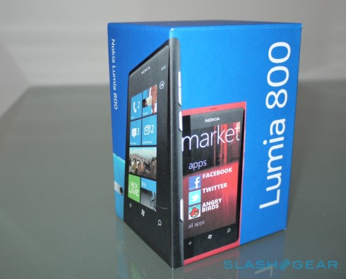 Mở hộp điện thoại Windows Phone cao cấp của Nokia