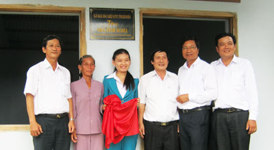 Bàn giao 2 nhà tình nghĩa tại thị xã Ninh Hòa (Khánh Hòa)