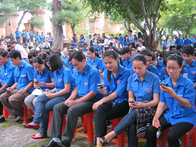 Hơn 300 đoàn viên, thanh niên tham gia bầu chọn cho vịnh Hạ Long