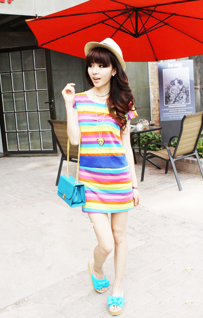 Nóng” với trang phục colour block - Báo Khánh Hòa điện tử
