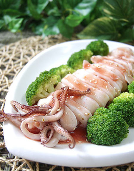 Món ăn: Mực ống lăn nước xốt vừng