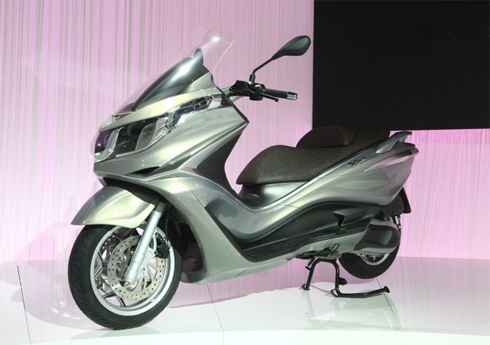 Piaggio trình làng serie xe ga phân khối lớn