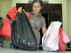 Hàng tạm nhập tái xuất được hoàn thuế Bảo vệ môi trường