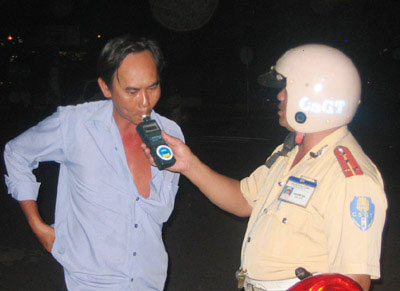 Góp phần kiềm chế tai nạn giao thông