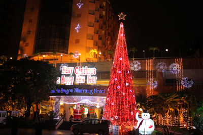  Khách sạn Yasaka-Saigon-Nhatrang được trang trí rực rỡ để chào đón mùa Giáng sinh.