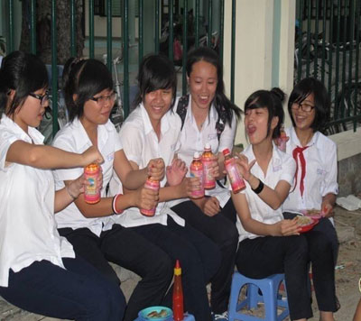 Sự hợp tác giữa các trường đại học và doanh nghiệp (DN) trong nghiên cứu khoa học và chuyển giao công nghệ là một xu thế phổ biến nhằm thúc đẩy, nâng cao chất lượng các công trình nghiên cứu, khẳng định giá trị thực tiễn của công trình khoa học đối với đời sống.