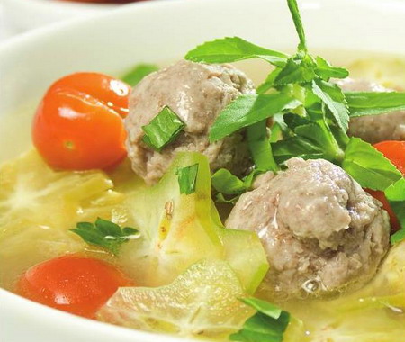 Món ăn: Lạ miệng canh bò nấu khế