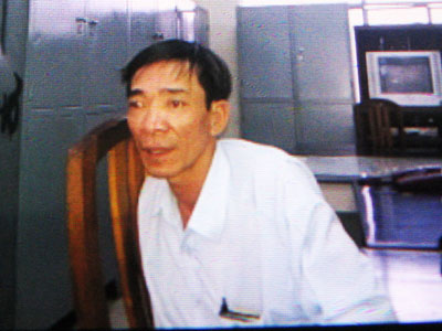 Giả chữ ký của giám đốc để rút tiền ngân hàng