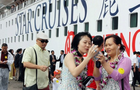 Năm 2011, ngành du lịch Việt Nam đã vượt xa mục tiêu đón 5,3 triệu lượt khách quốc tế.