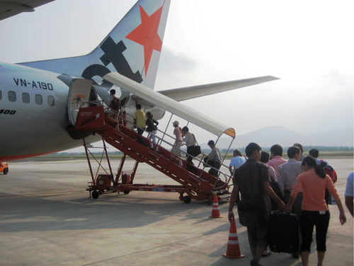 Khách hàng có thể thanh toán vé máy bay qua điện thoại di động 