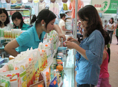 Người tiêu dùng chỉ “ưu tiên” khi hàng Việt có chất lượng tốt và giá cả phải chăng.