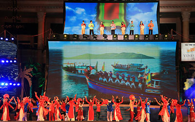 Chương trình biểu diễn nghệ thuật trong lễ khai mạc Festival Biển 2011