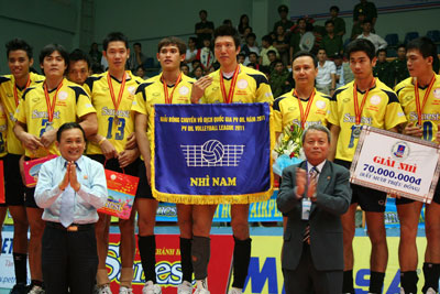 IMG_0862/ Xếp hạng 2 là kết quả đáng khích lệ cho các cầu thủ Sanest Khánh Hòa ở mùa giải năm 2011.