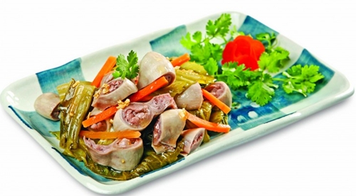 Món ăn: Cải chua xào dồi trường ngon mà cực dễ làm