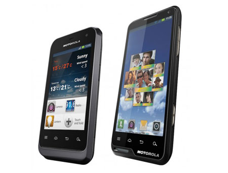 Điện thoại siêu bền "tí hon" của Motorola trình làng