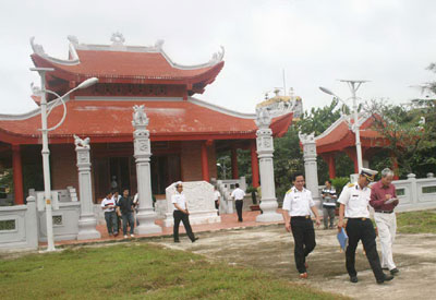 Nhà tưởng niệm Hồ Chủ tịch ở thị trấn Trường Sa.