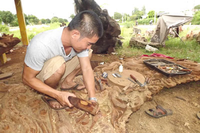 “Phù thủy” gỗ lũa