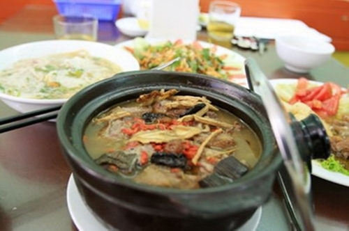 Món ăn: Thịt vịt hầm nấm măng