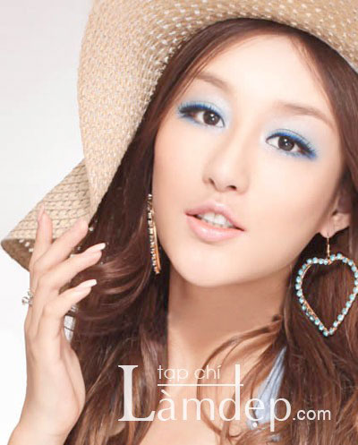 Tone trang điểm nào hợp khi đi chúc Tết?