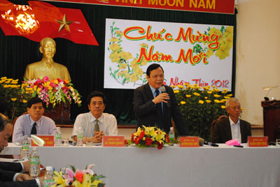 Phó Chủ tịch Quốc hội Huỳnh Ngọc Sơn chúc Đảng bộ, chính quyền và nhân dân Khánh Hòa đón Tết đầm ấm, an toàn và tiết kiệm.