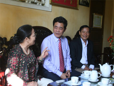 Thăm, chúc Tết các gia đình lão thành cách mạng và các cơ quan, đơn vị