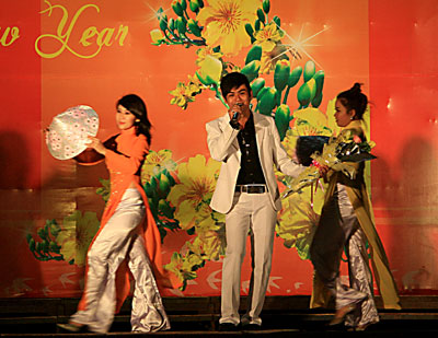 Giới thiệu 12 tác phẩm mới đến công chúng