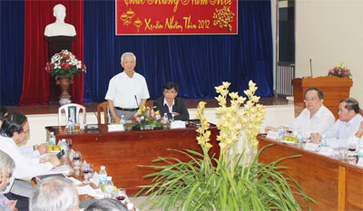 Người dân đón Tết lành mạnh, vui tươi, an toàn, tiết kiệm