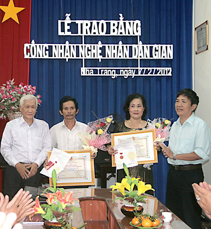Thêm 3 người được công nhận Nghệ nhân dân gian