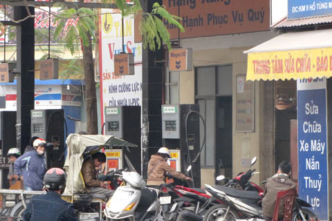 Xe chết máy liên tục khi chạy bằng xăng methanol