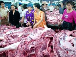 Giá thịt heo giảm nhẹ