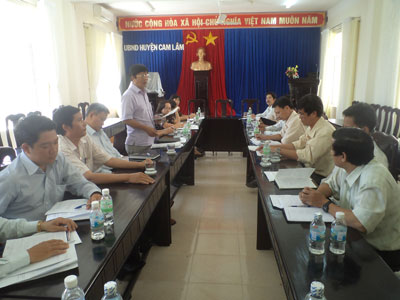 Đoàn giám sát làm việc với huyện Cam Lâm
