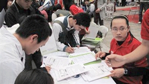 Thí sinh nộp hồ sơ dự thi