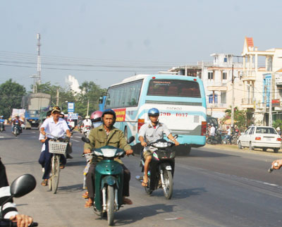 Giảm tai nạn giao thông liên quan đến xe mô tô, xe gắn máy cần có giải pháp đồng bộ