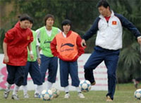 Giải vô địch bóng đá nữ quốc gia 2012 khai mạc vào tháng 4