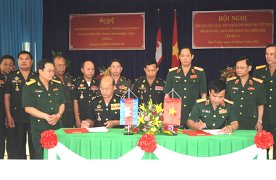 Hội nghị liên tịch giữa Quân khu 5 Quân đội nhân dân Việt Nam với Quân khu 1 Quân đội Hoàng gia Campuchia