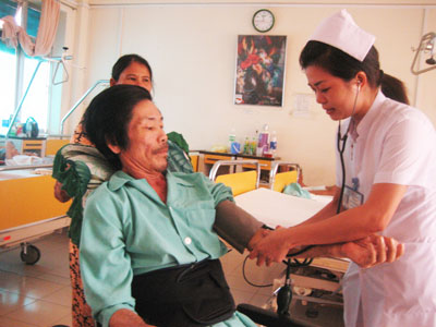 Phẫu thuật thành công ca chèn ép nặng thần kinh vùng cột sống thắt lưng