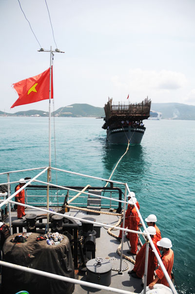 47-seaman ship rescued successfully